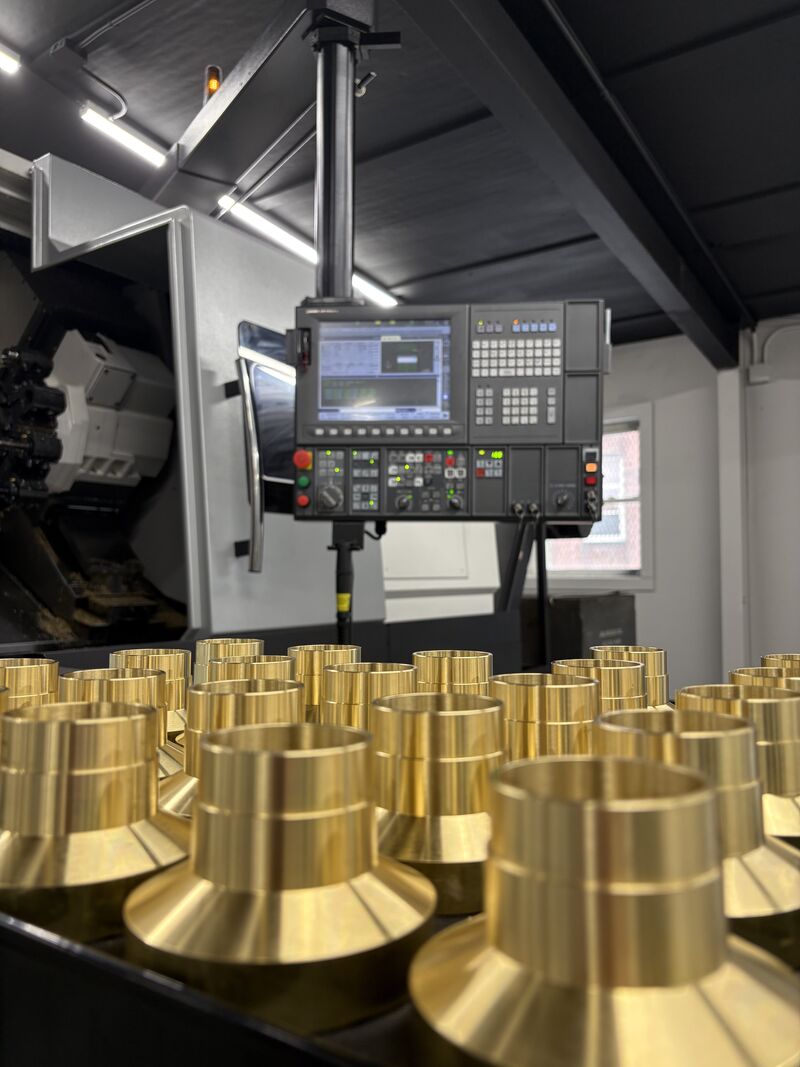 Machine with partsq